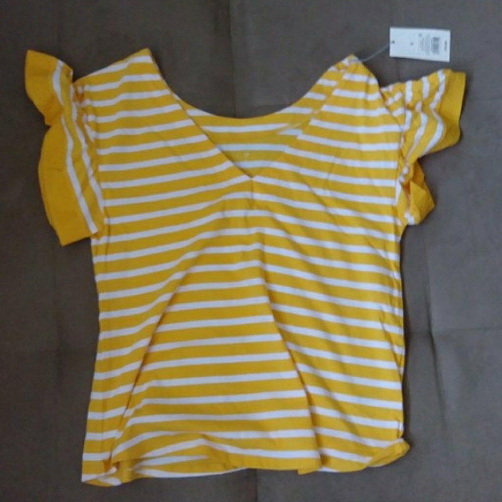 Yellow striped shirt🌟